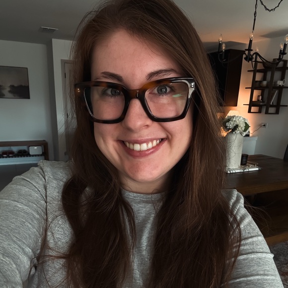 Hi, I’m Stephanie!✨ - Picture 1 of 1